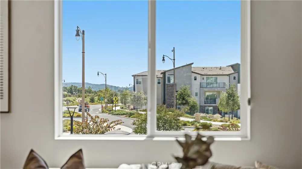 291 Lynx Irvine, CA 92618