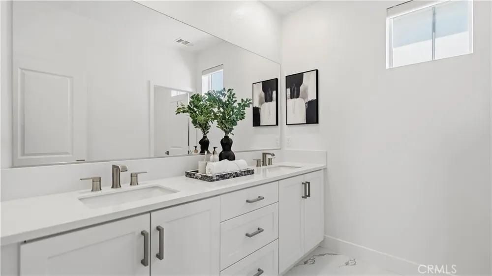 291 Lynx Irvine, CA 92618