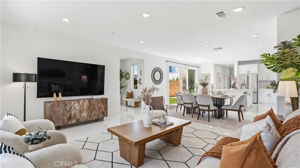 291 Lynx Irvine, CA 92618