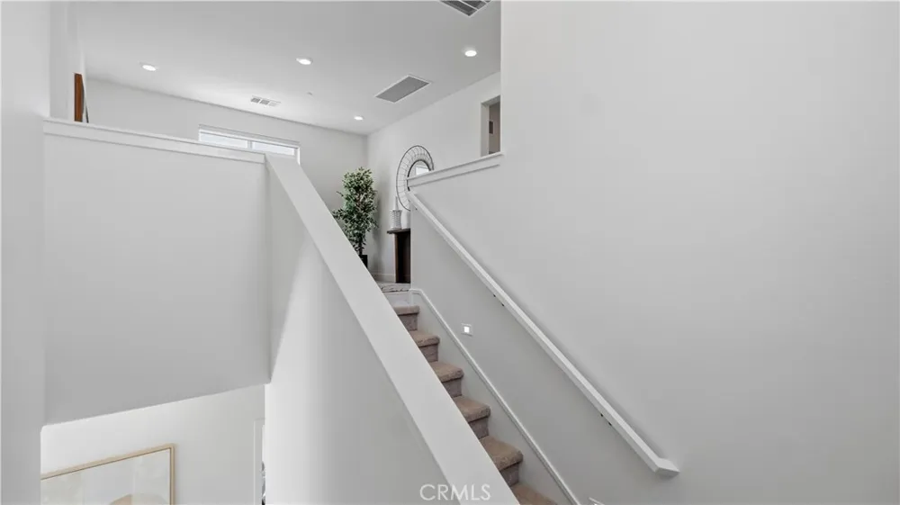 291 Lynx Irvine, CA 92618
