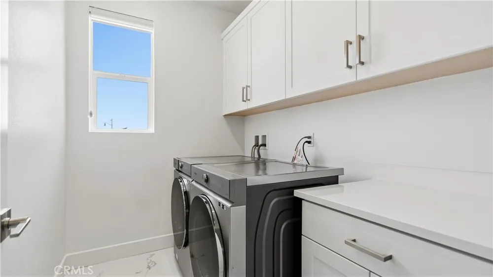 291 Lynx Irvine, CA 92618