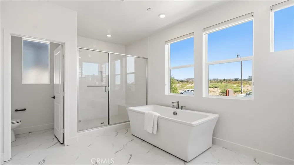 291 Lynx Irvine, CA 92618