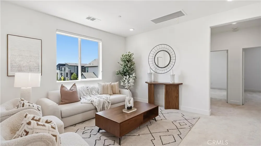 291 Lynx Irvine, CA 92618