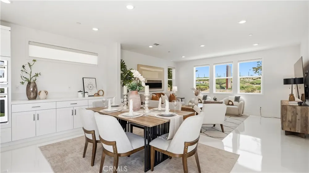 291 Lynx Irvine, CA 92618