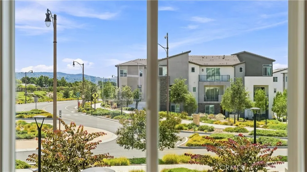 291 Lynx Irvine, CA 92618