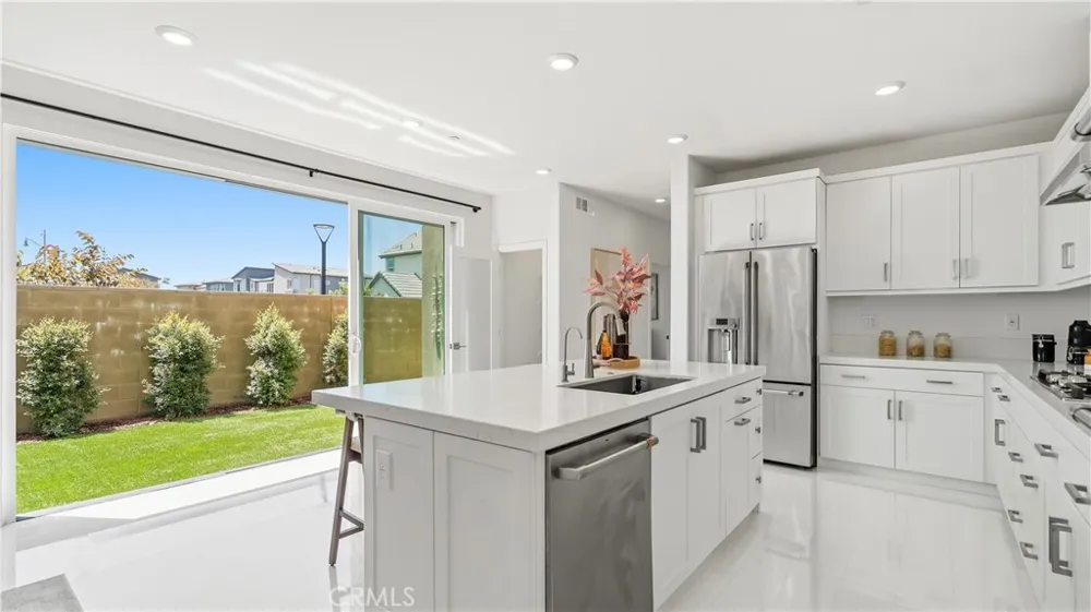 291 Lynx Irvine, CA 92618