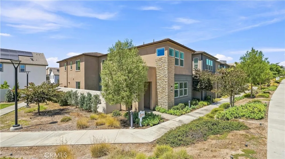 291 Lynx Irvine, CA 92618