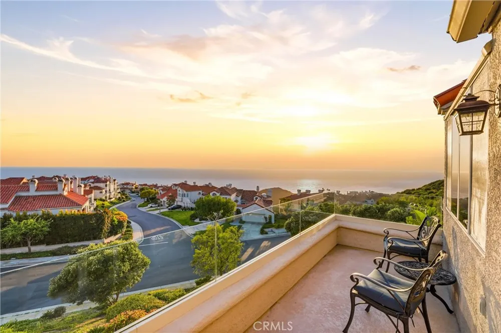 6 Cavalier Laguna Niguel, CA 92677