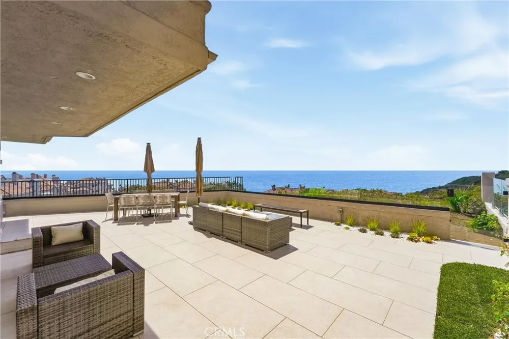 6 Cavalier Laguna Niguel, CA 92677