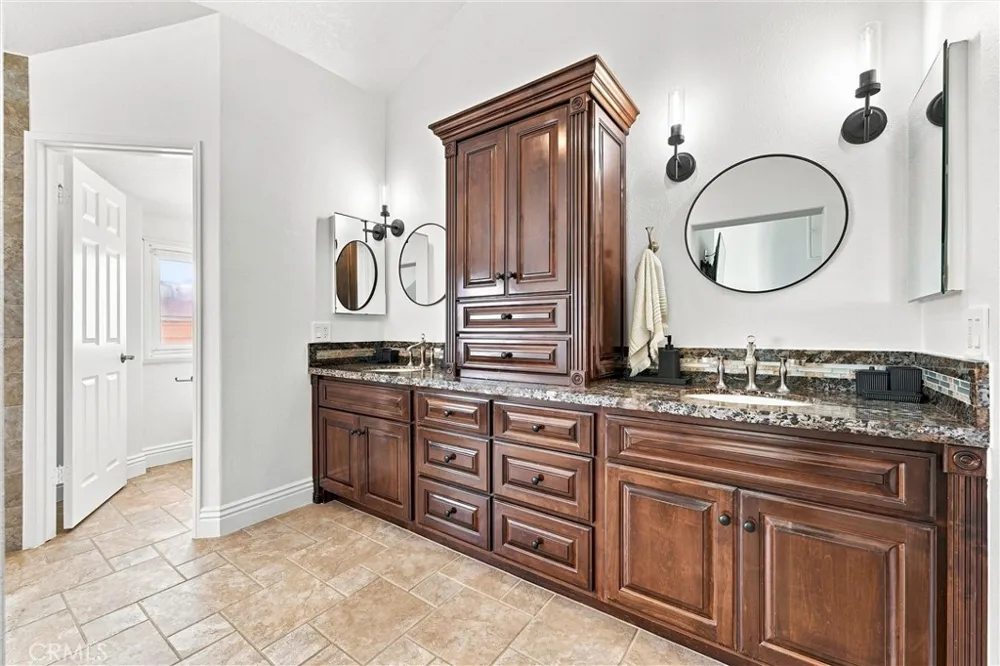 6 Cavalier Laguna Niguel, CA 92677