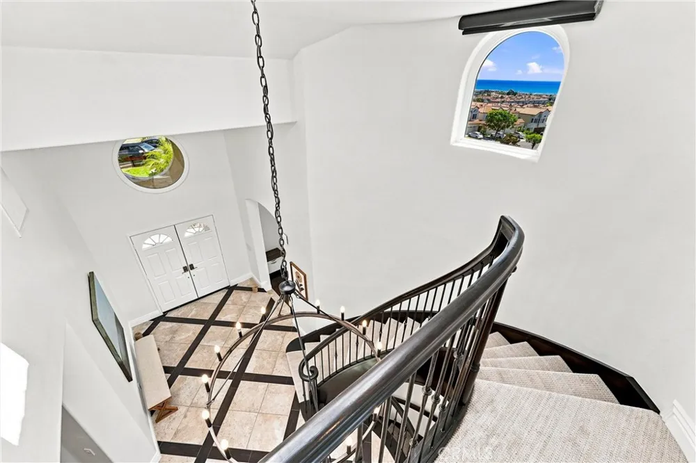 6 Cavalier Laguna Niguel, CA 92677