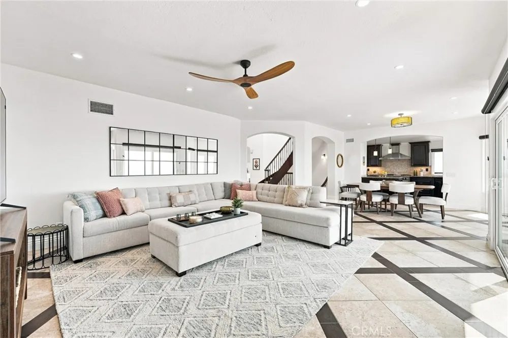 6 Cavalier Laguna Niguel, CA 92677