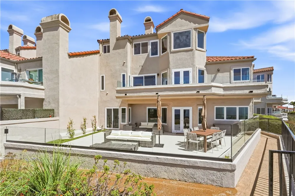 6 Cavalier Laguna Niguel, CA 92677