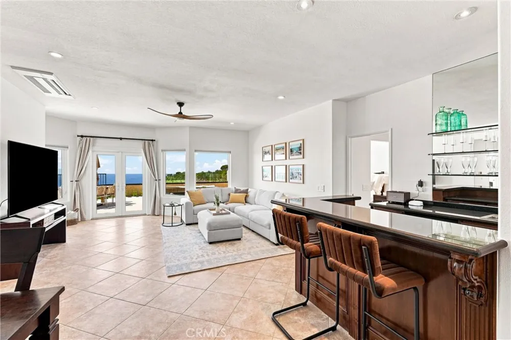6 Cavalier Laguna Niguel, CA 92677