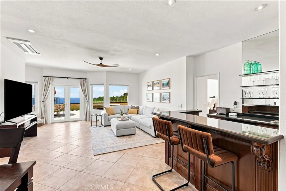 6 Cavalier Laguna Niguel, CA 92677