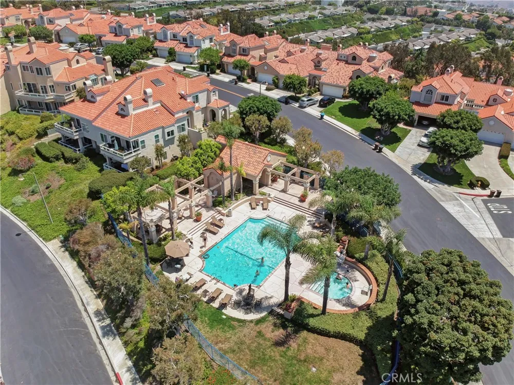 6 Cavalier Laguna Niguel, CA 92677