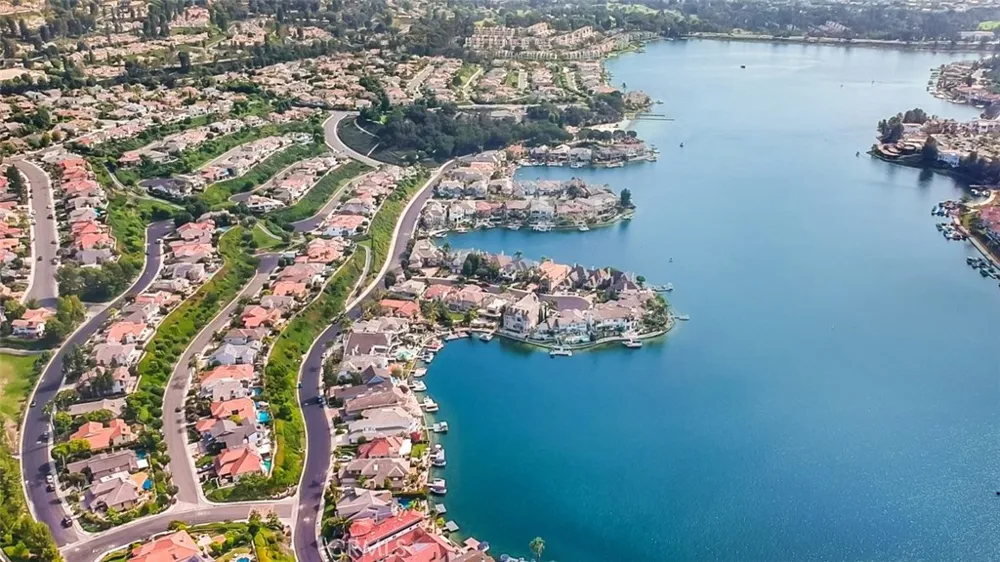 60 Melrose Mission Viejo, CA 92692