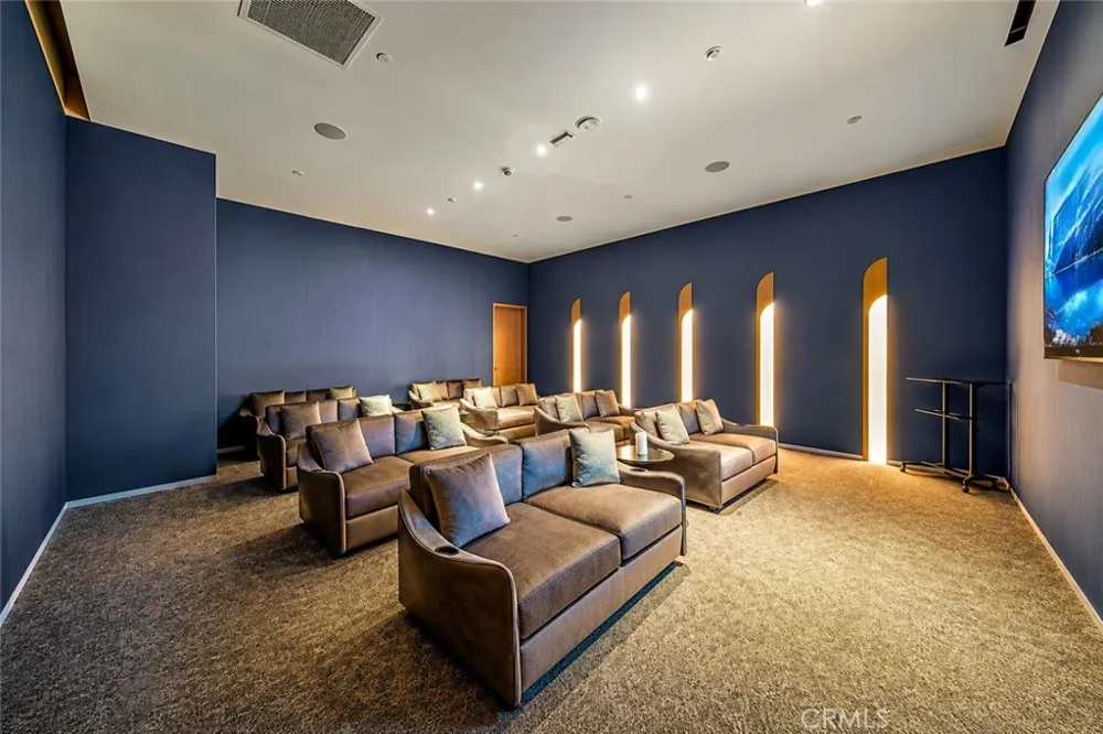 877 Francisco Street #1818 Los Angeles, CA 90017