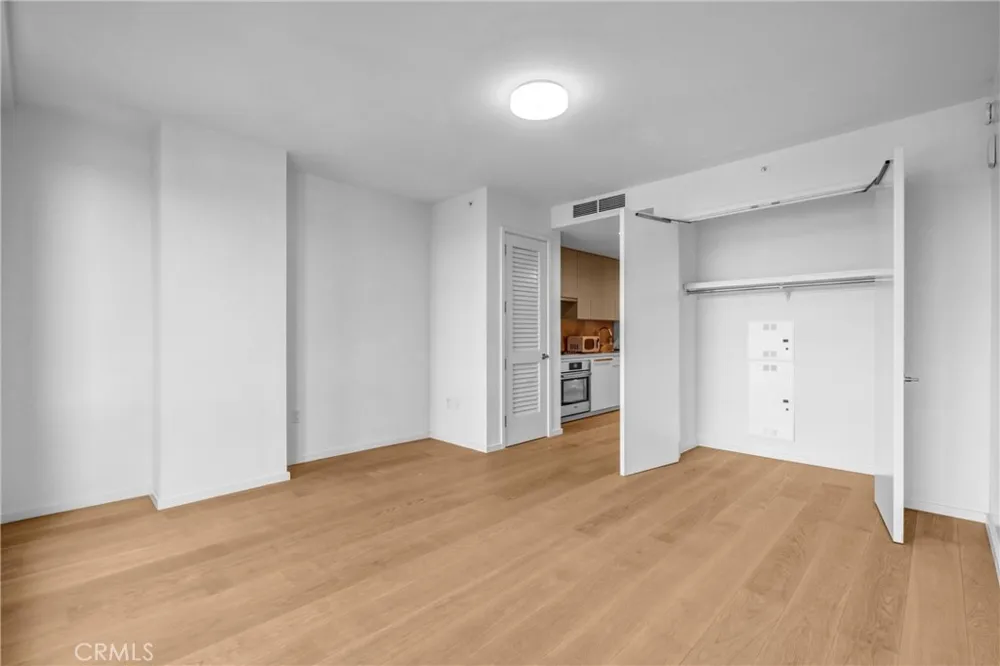 877 Francisco Street #1818 Los Angeles, CA 90017