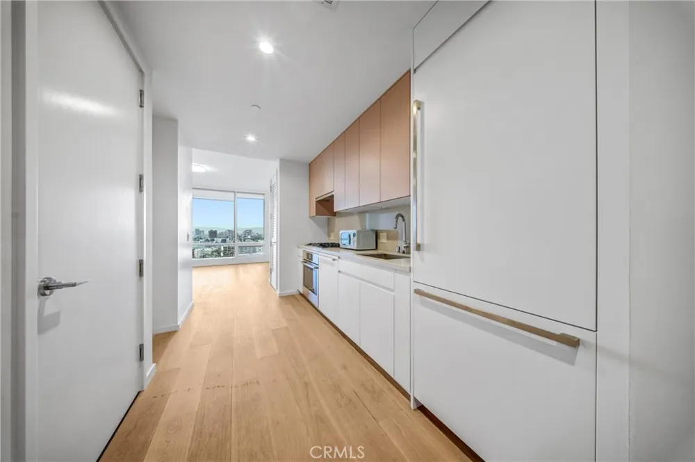 877 Francisco Street #1818 Los Angeles, CA 90017