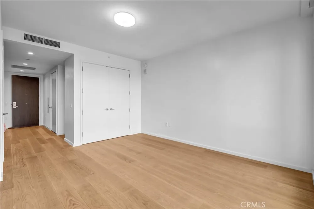 877 Francisco Street #1818 Los Angeles, CA 90017