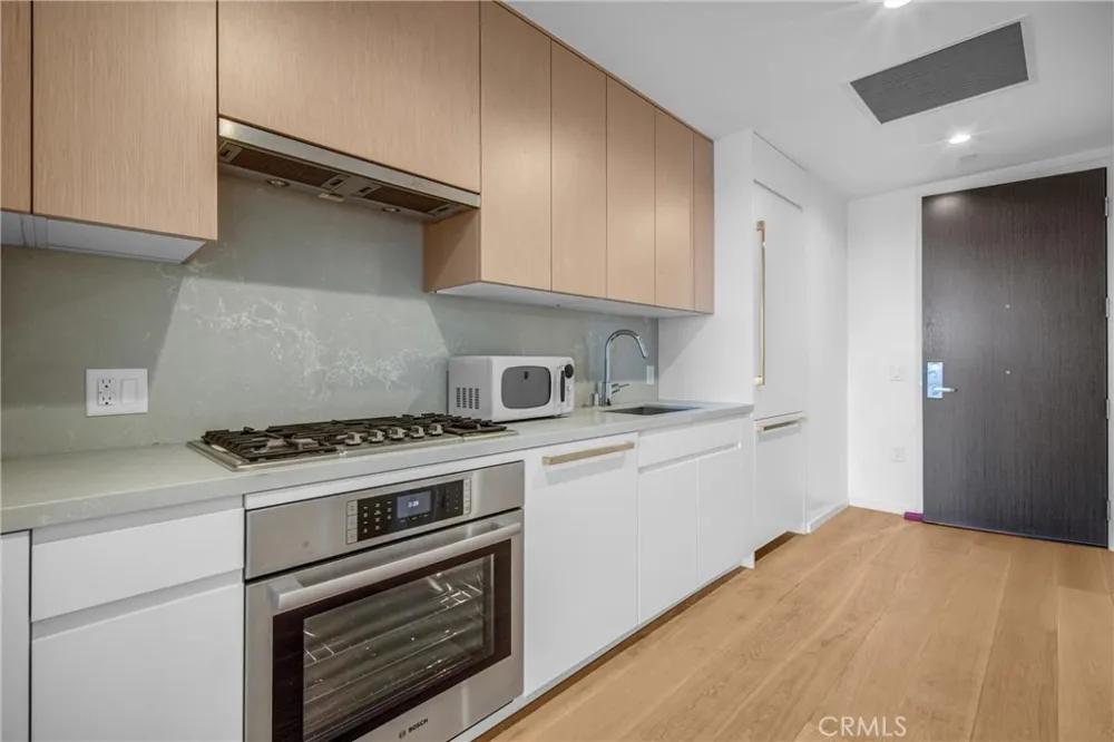 877 Francisco Street #1818 Los Angeles, CA 90017