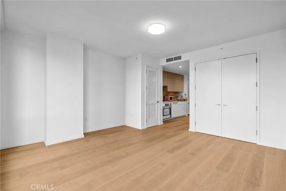 877 Francisco Street #1818 Los Angeles, CA 90017