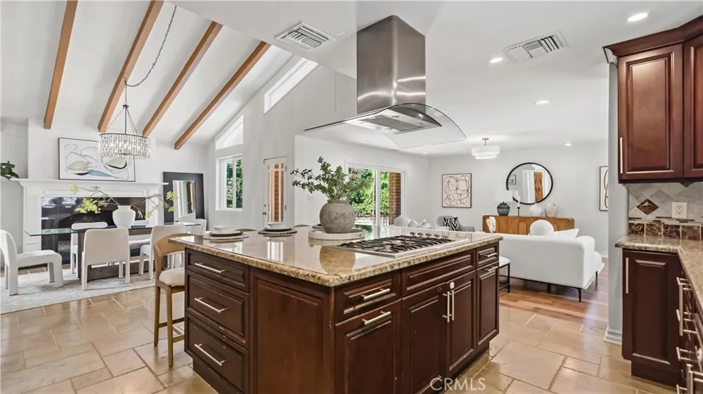 3160 SEPULVEDA BLVD Sherman Oaks, CA 91403