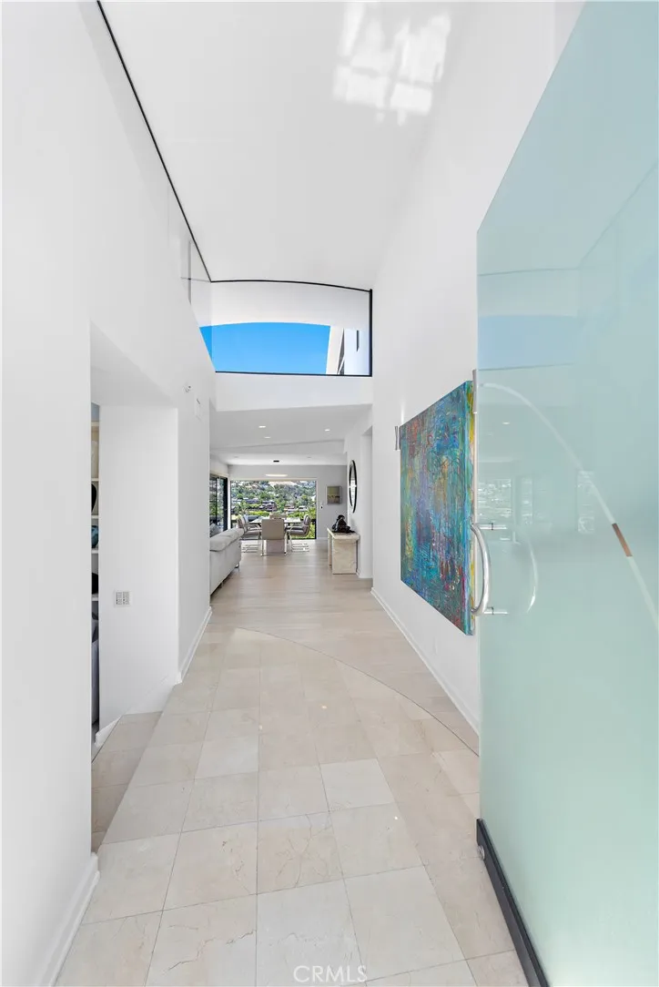 940 Summit Drive Laguna Beach, CA 92651