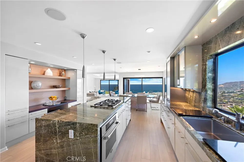 940 Summit Drive Laguna Beach, CA 92651