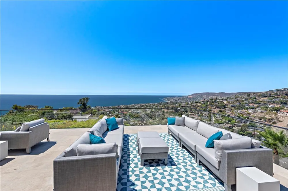940 Summit Drive Laguna Beach, CA 92651