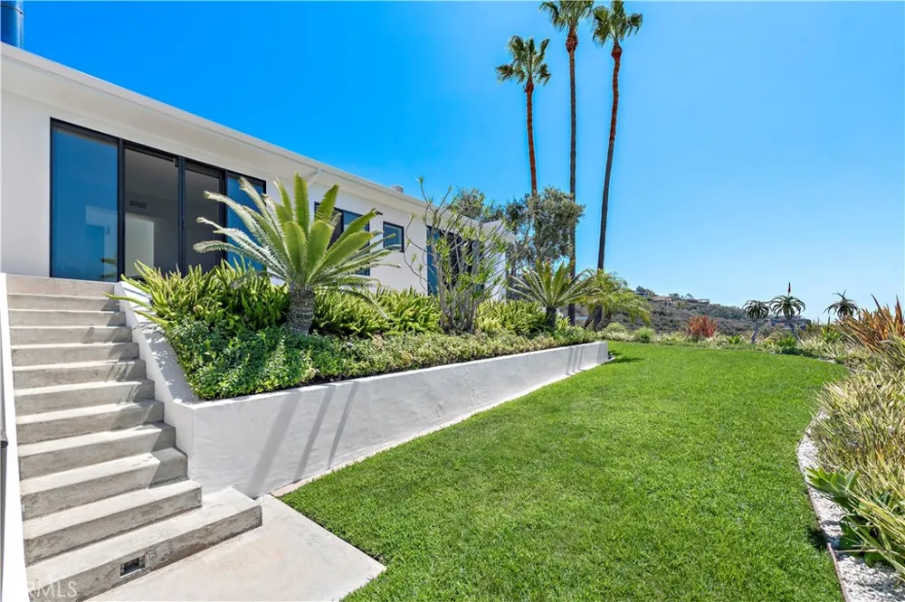 940 Summit Drive Laguna Beach, CA 92651