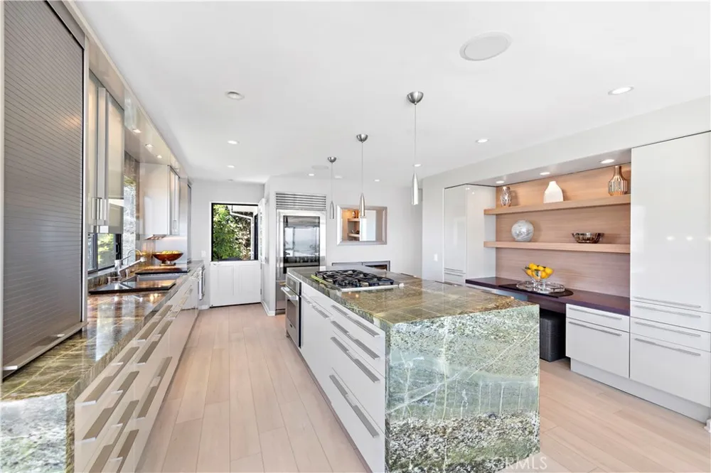 940 Summit Drive Laguna Beach, CA 92651