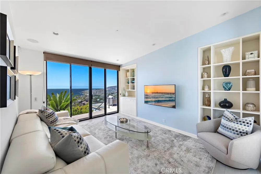 940 Summit Drive Laguna Beach, CA 92651