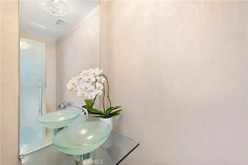 940 Summit Drive Laguna Beach, CA 92651