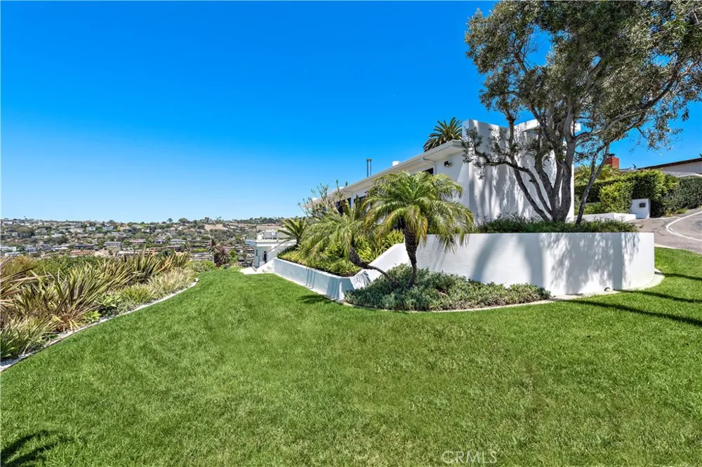 940 Summit Drive Laguna Beach, CA 92651