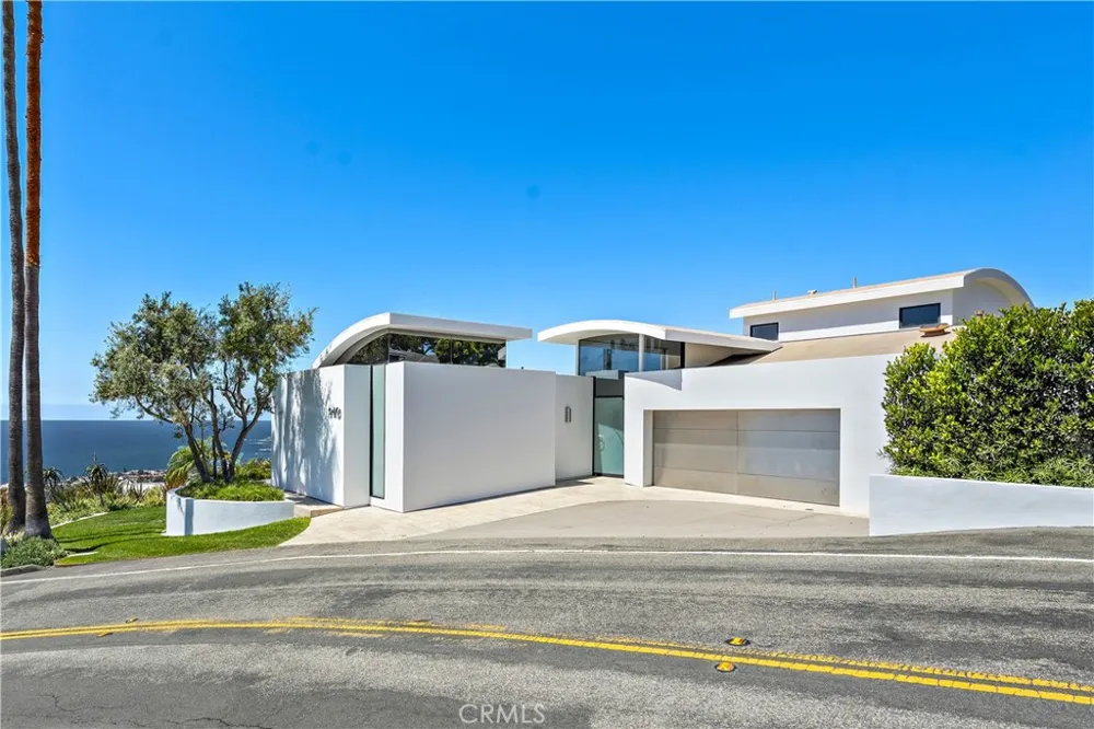 940 Summit Drive Laguna Beach, CA 92651