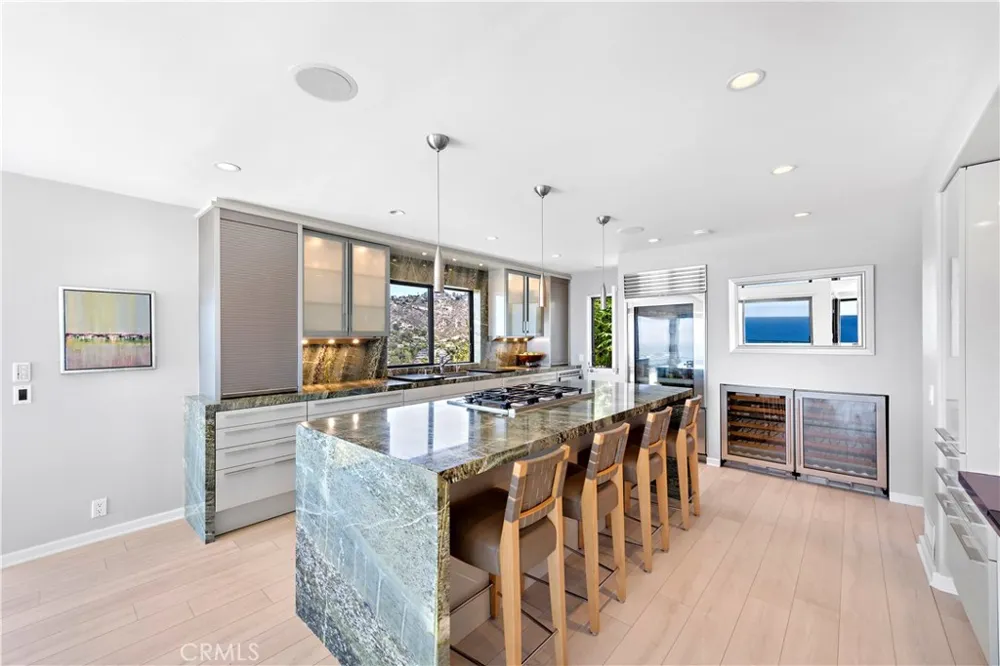 940 Summit Drive Laguna Beach, CA 92651