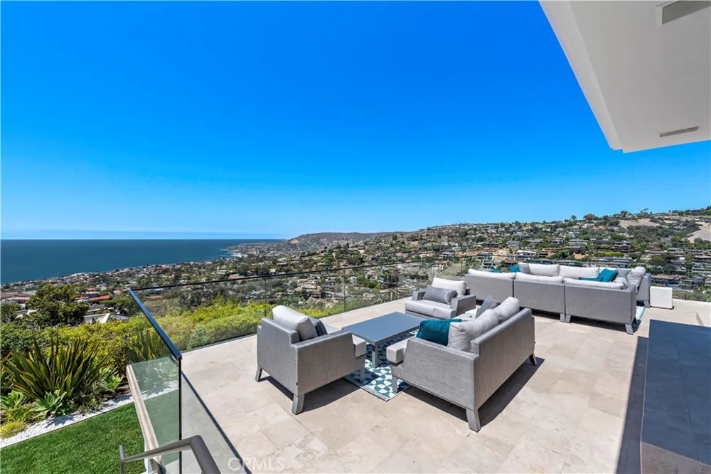 940 Summit Drive Laguna Beach, CA 92651