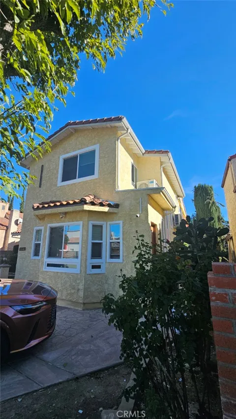 6920 Loma Verde