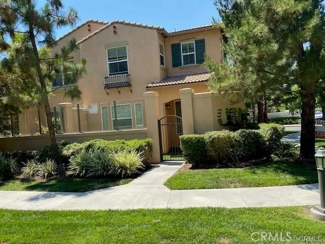 32 Trailing Vine Irvine, CA 92602