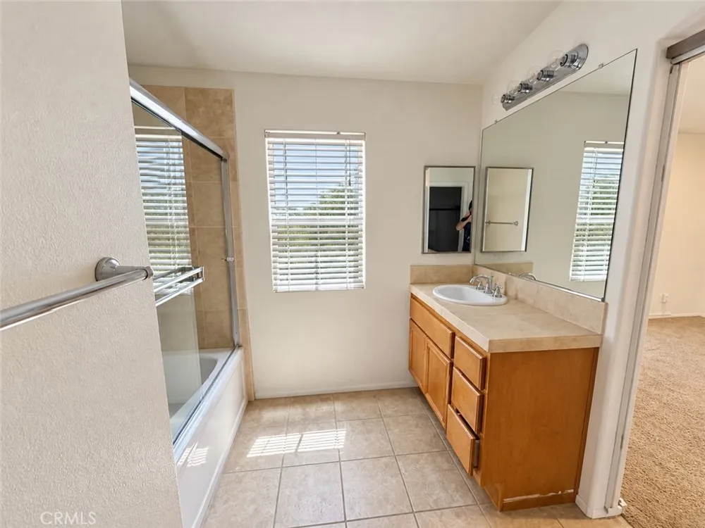 32 Trailing Vine Irvine, CA 92602