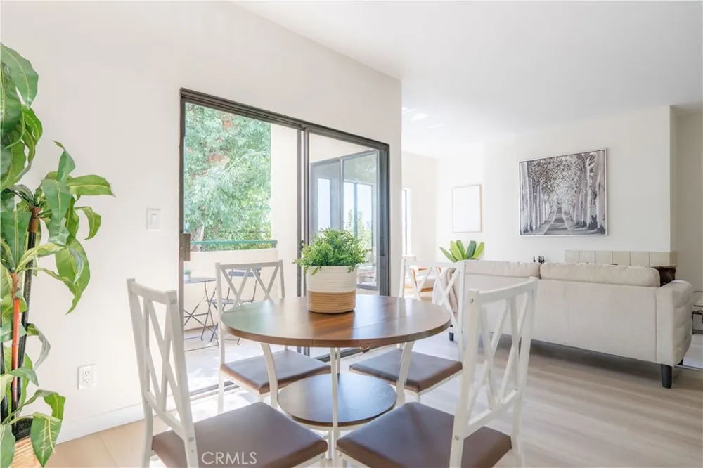 484 S Euclid #202 Pasadena, CA 91101