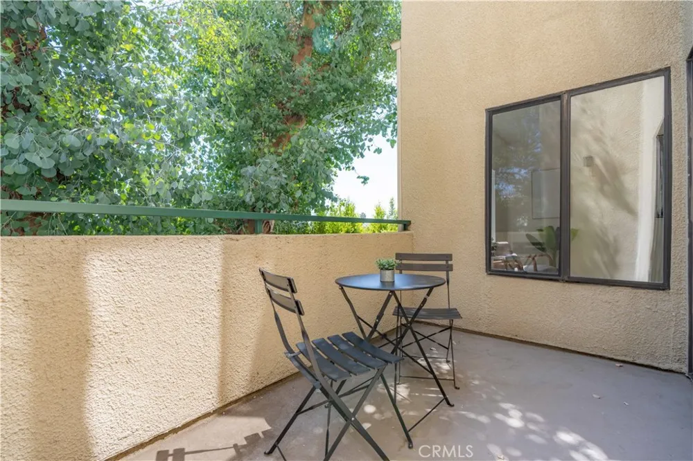 484 S Euclid #202 Pasadena, CA 91101