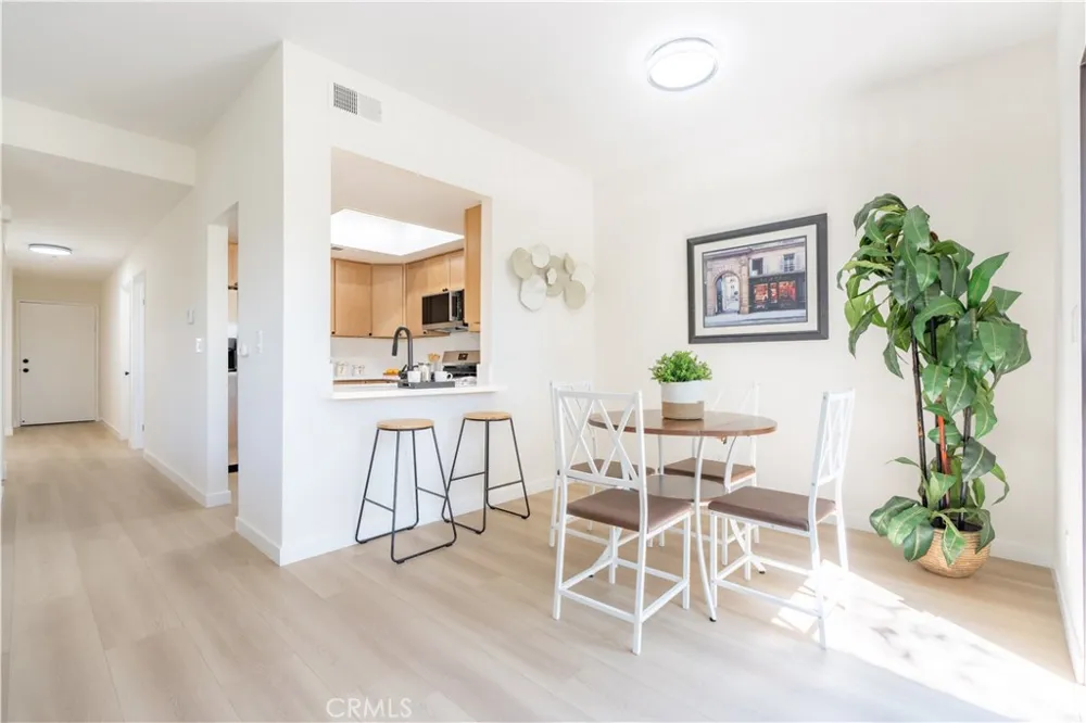 484 S Euclid #202 Pasadena, CA 91101