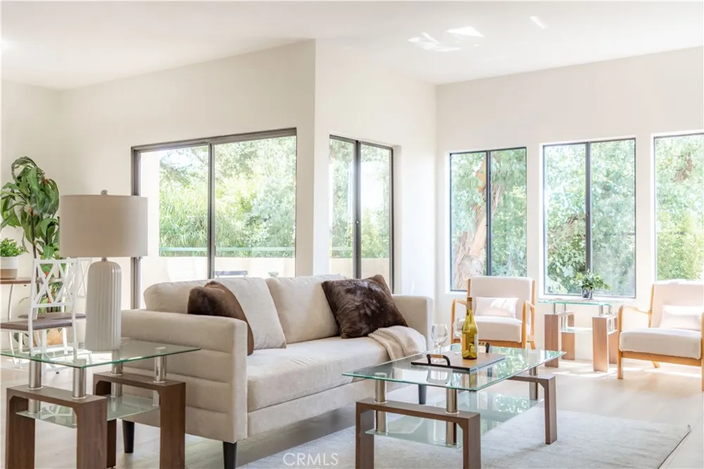 484 S Euclid #202 Pasadena, CA 91101