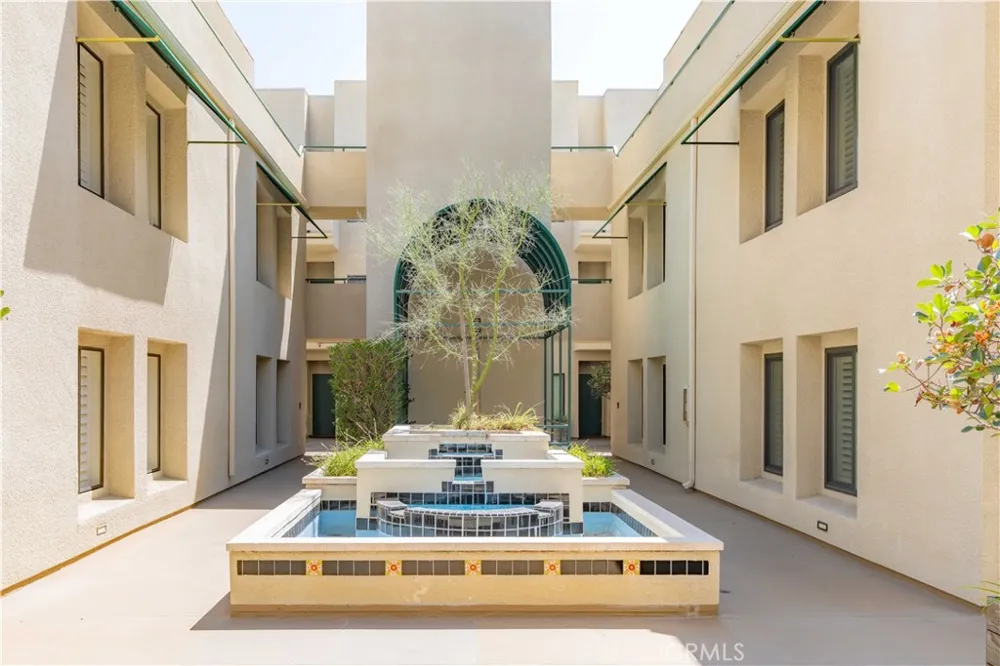 484 S Euclid #202 Pasadena, CA 91101
