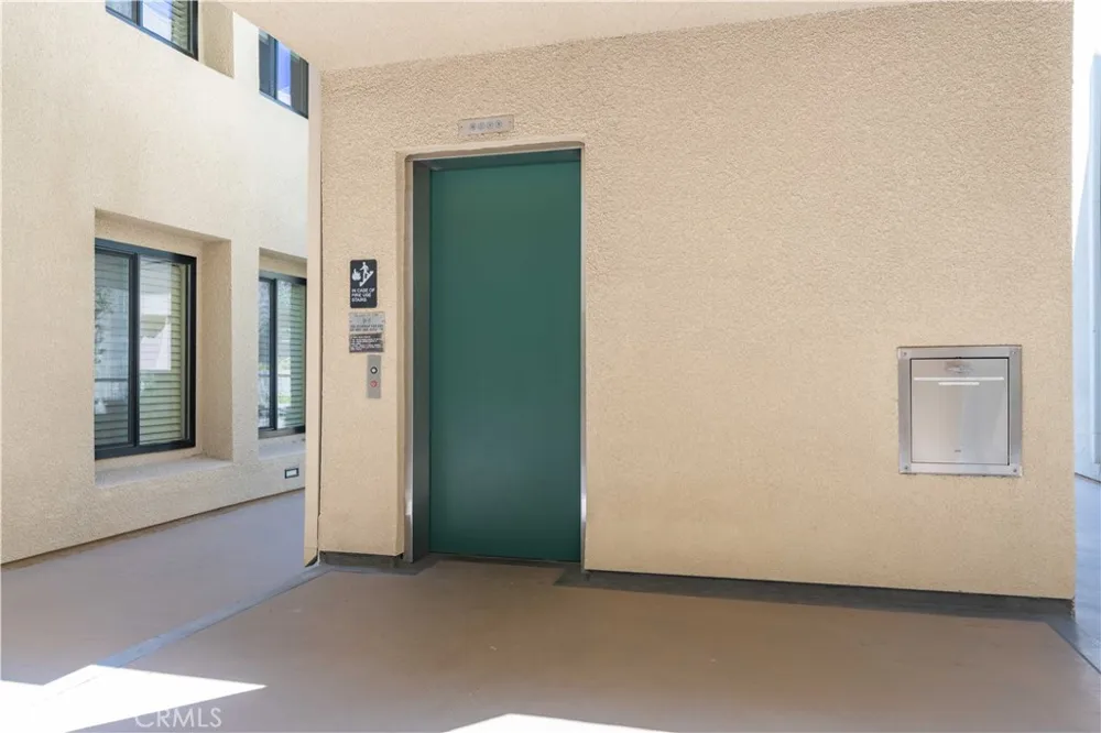 484 S Euclid #202 Pasadena, CA 91101
