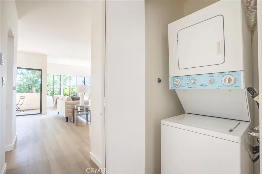 484 S Euclid #202 Pasadena, CA 91101
