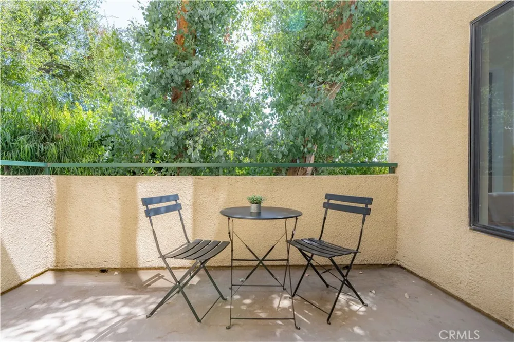 484 S Euclid #202 Pasadena, CA 91101